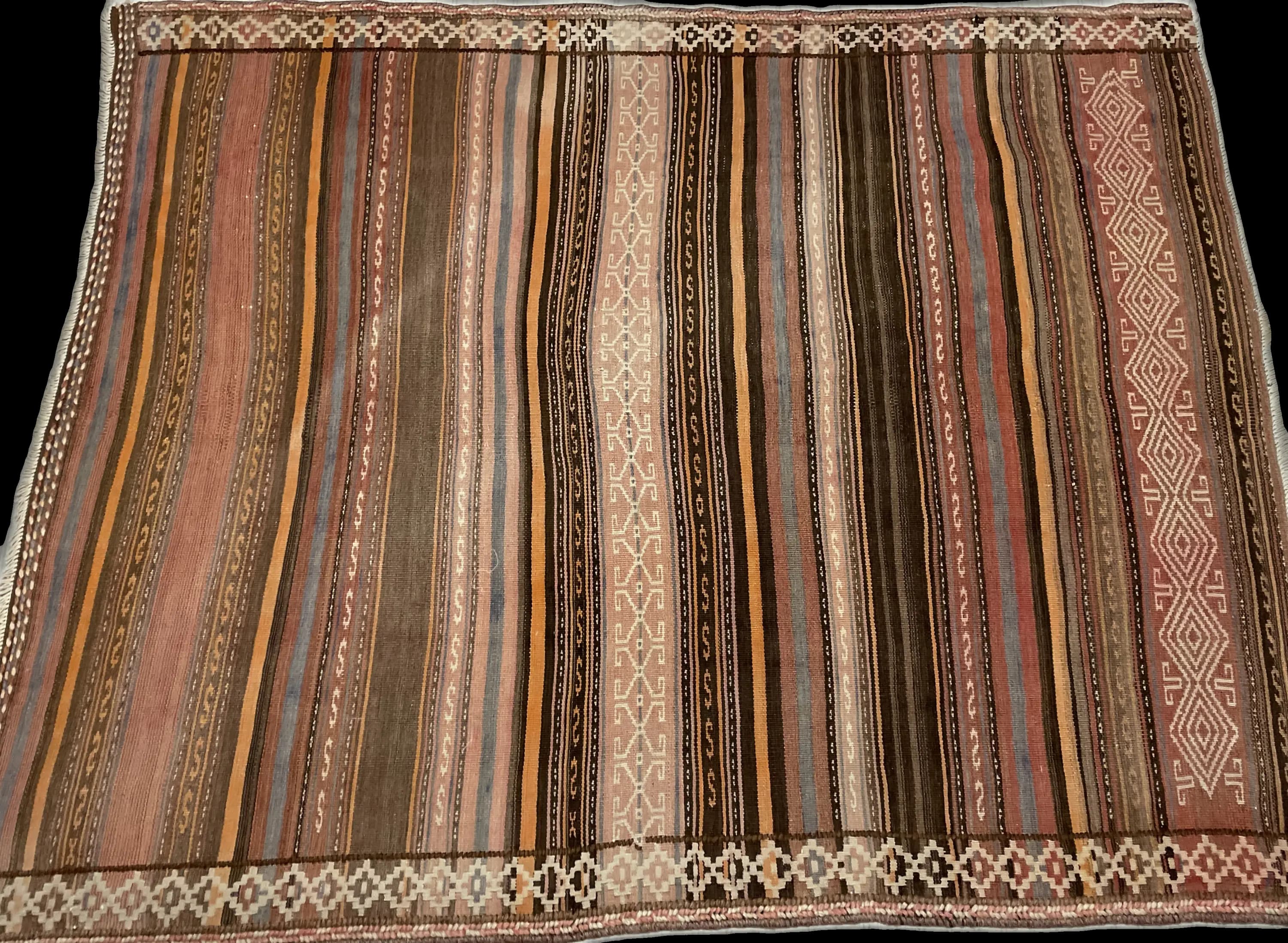 Perspective view of the rug