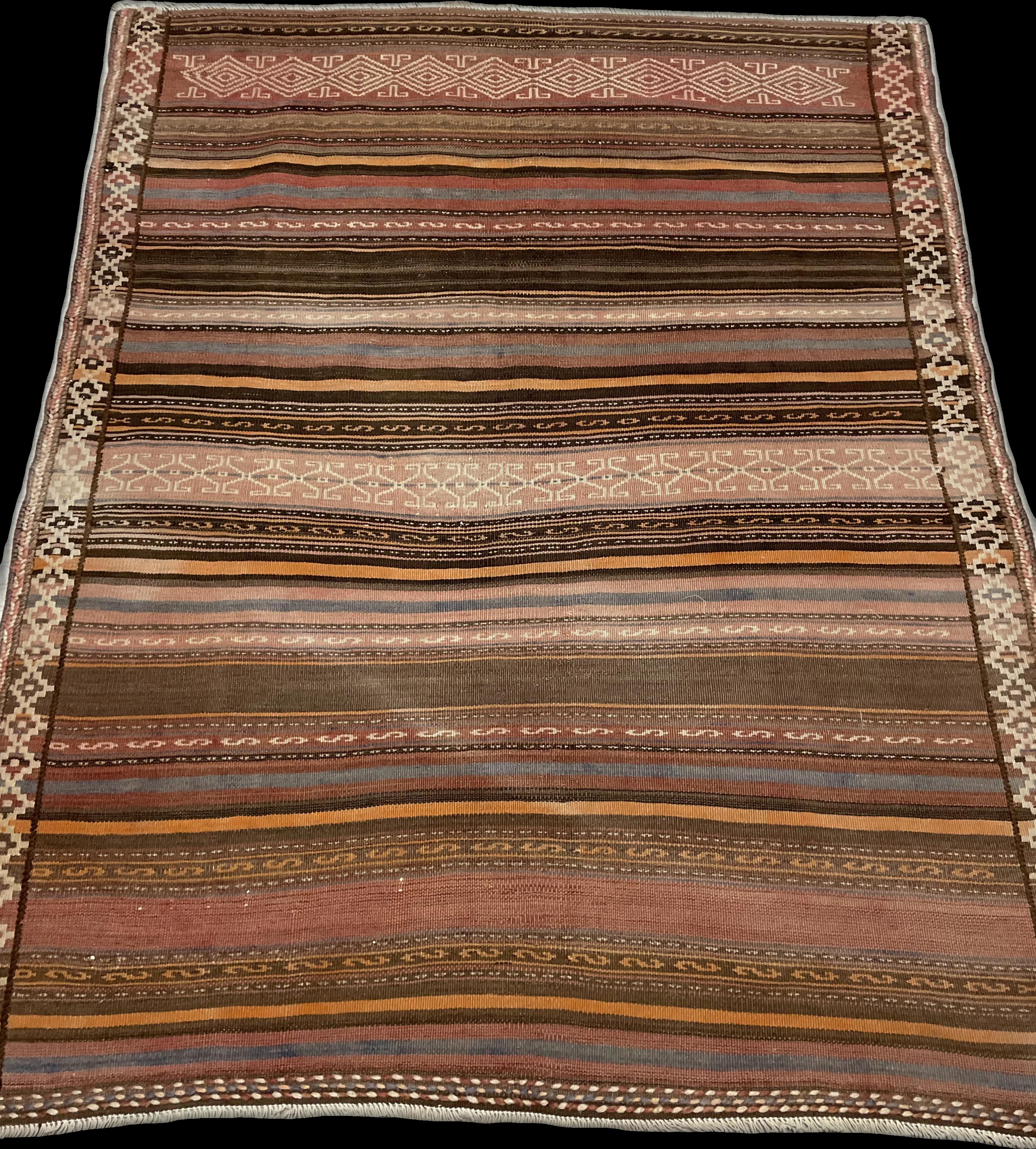 Perspective view of the rug