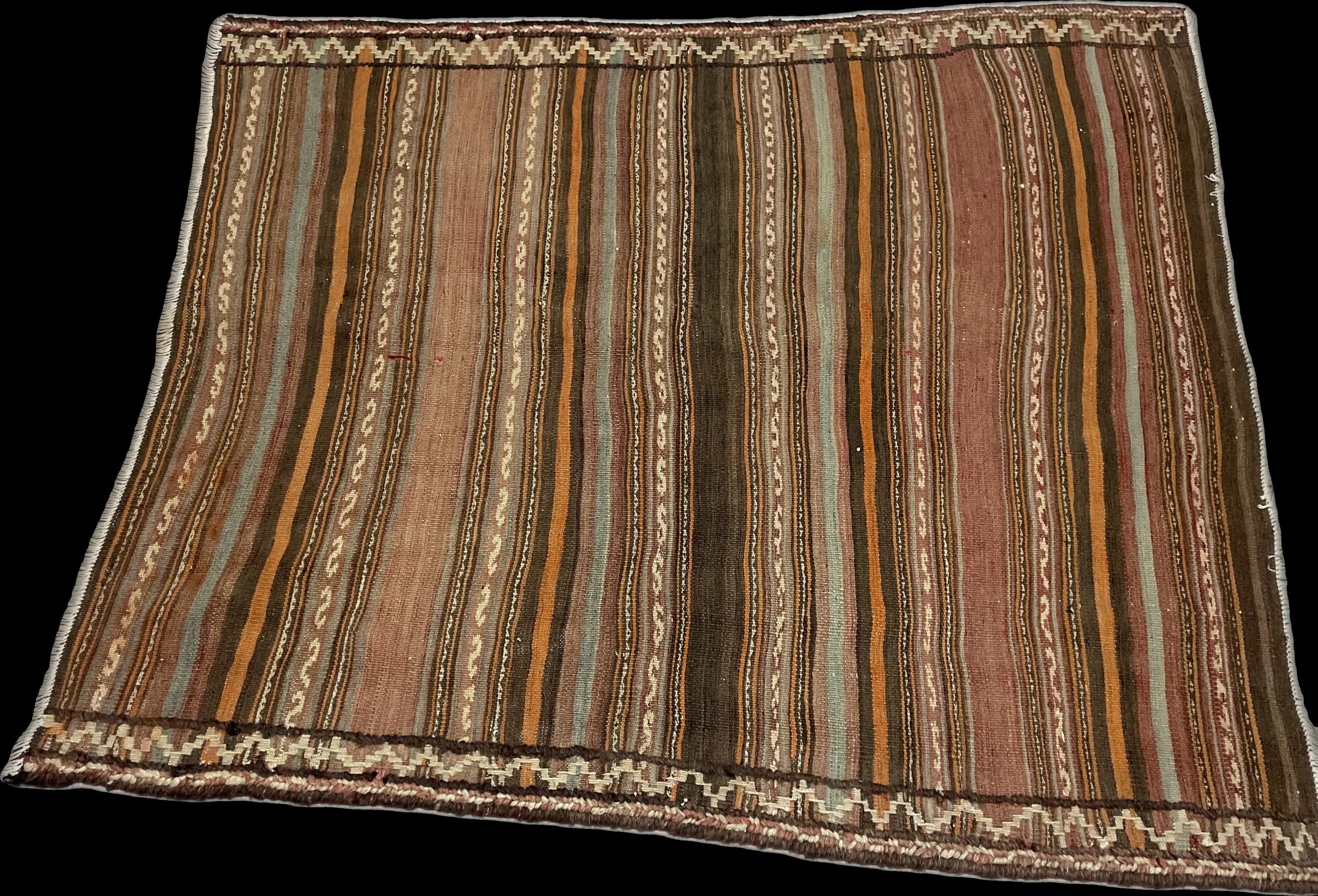 Perspective view of the rug