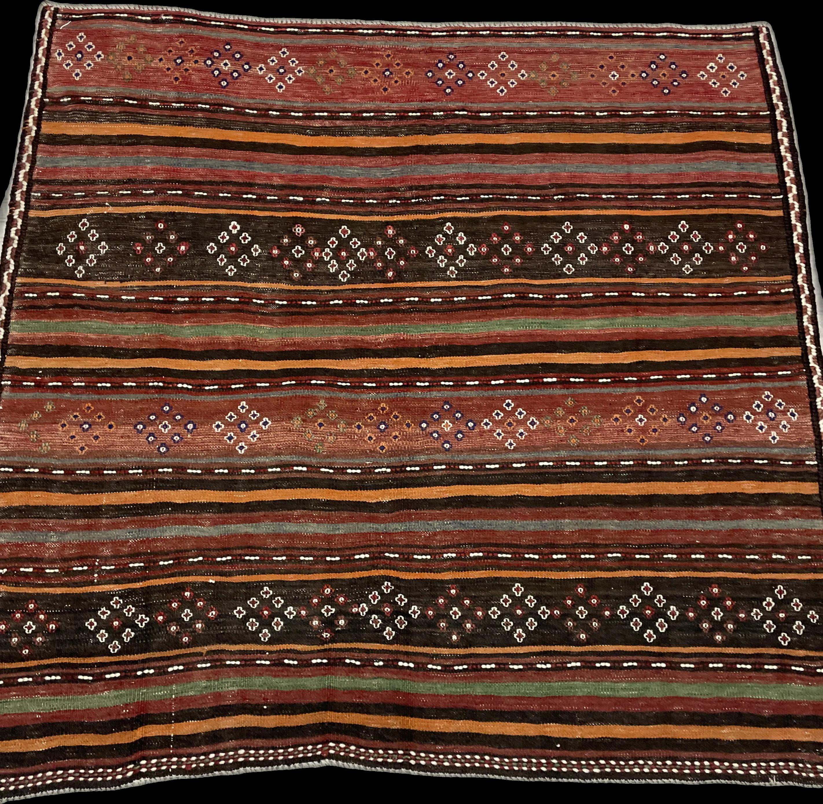 Perspective view of the rug