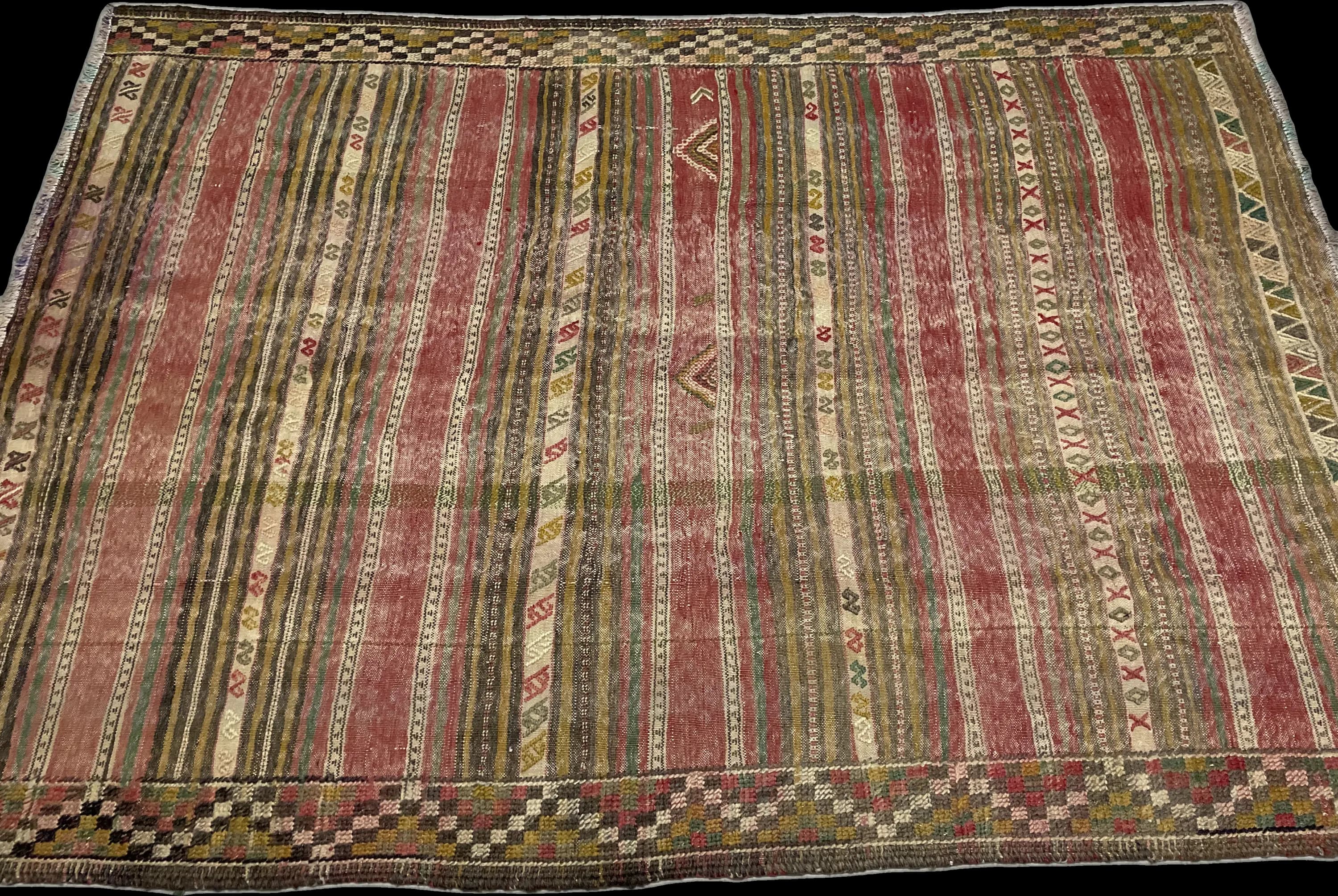 Perspective view of the rug